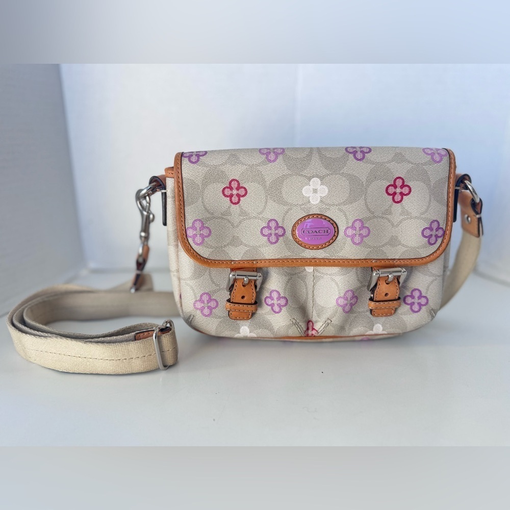 Coach Peyton Signature Clover Field Messenger Bag Crossbody Purse Bag